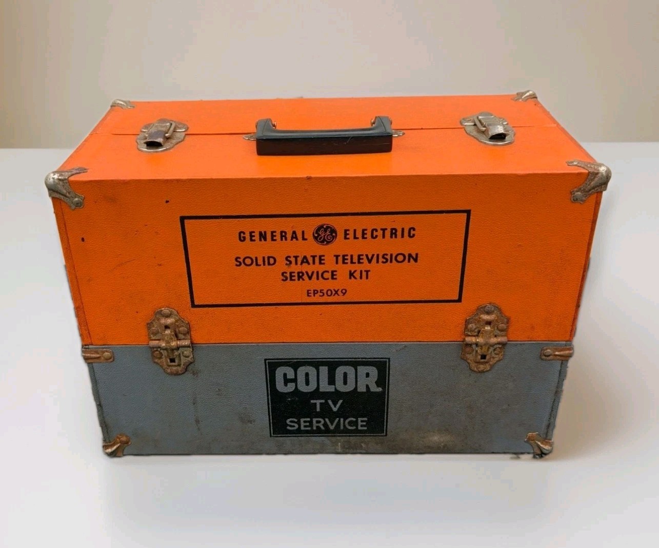Vintage GE Vacuum Tube Case w/ 140 Tubes NOS TV Guitar Amp General Electric Kit