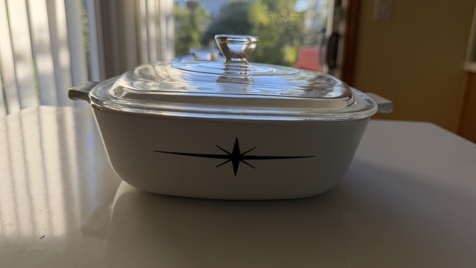 RARE Vintage CorningWare P-1-B 1 Quart Dish – Black Atomic Star – w Lid