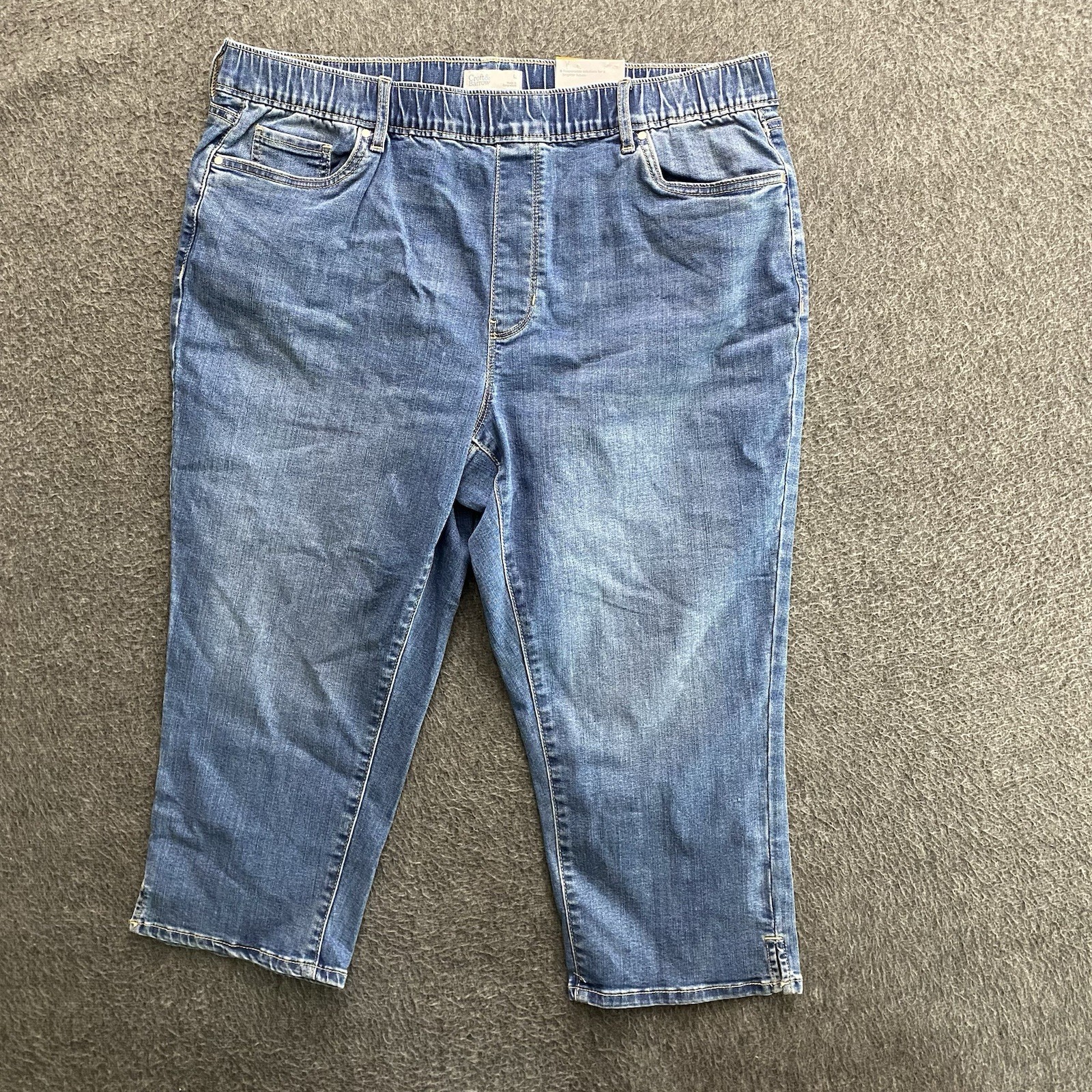 Croft & Barrow Modern Pull On Denim Capris Womens Large Blue Stretch NEW NWT