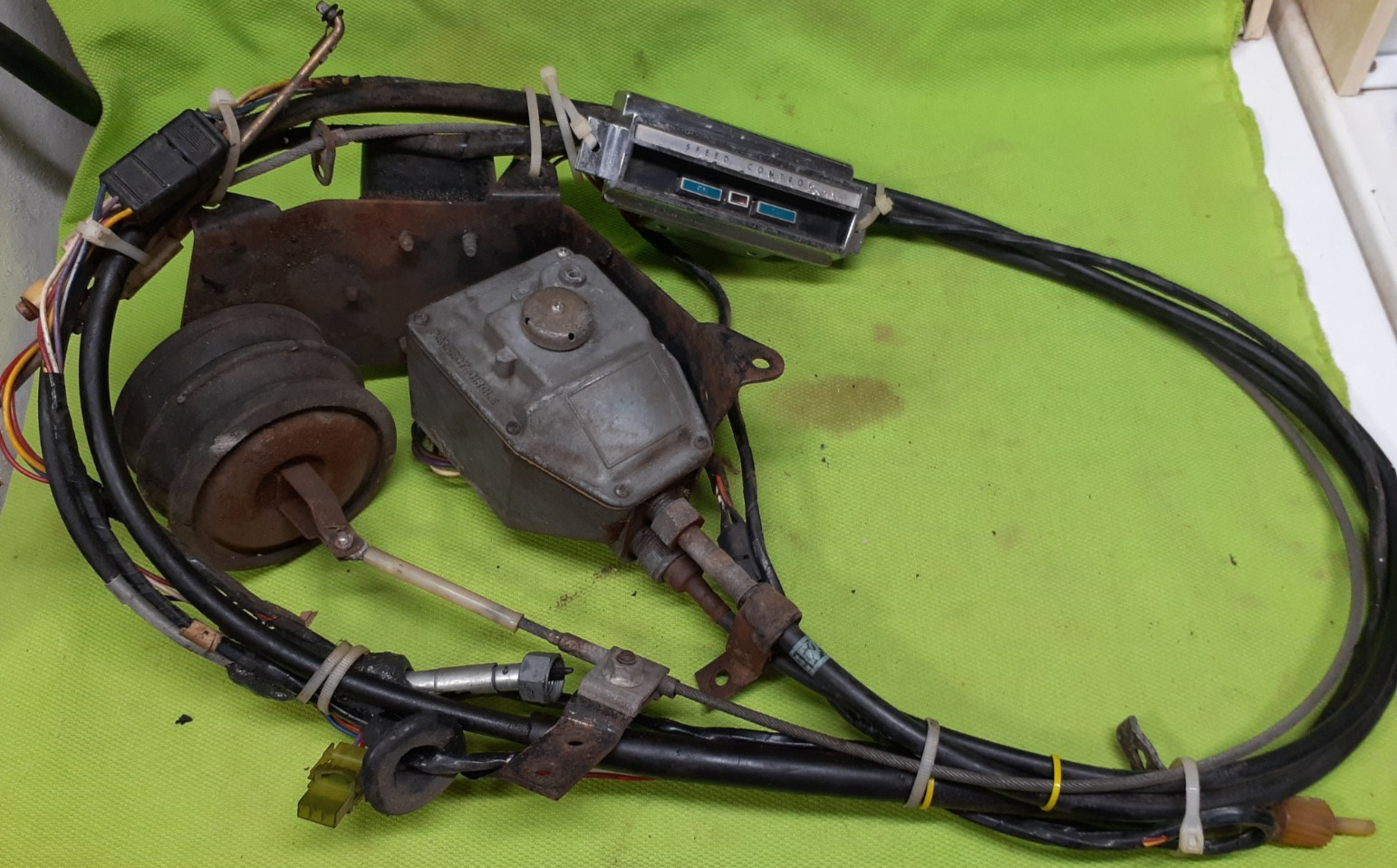Vintage Ford Perfect Circle Dana Cruise Speed Control Setup 60s
