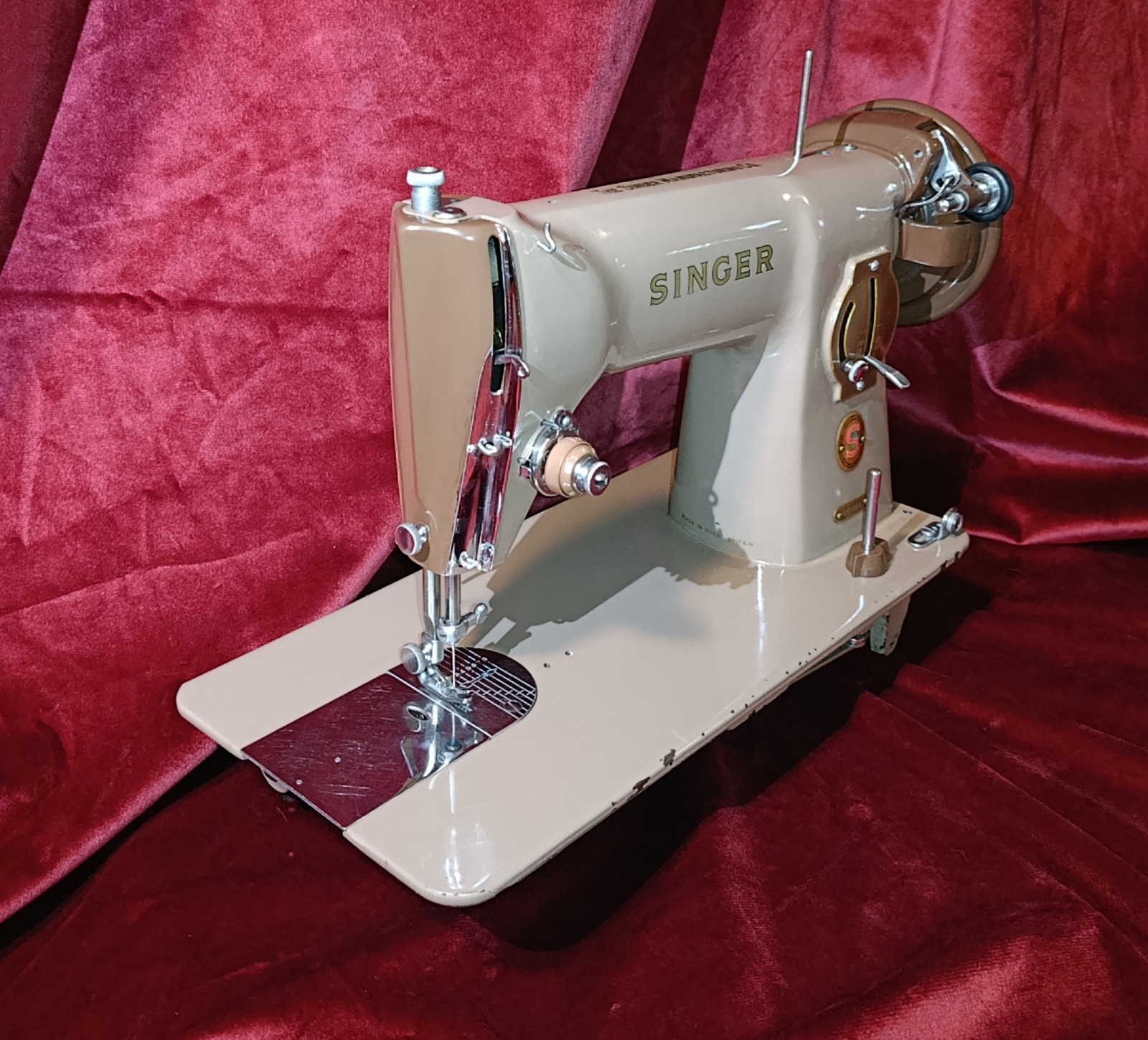 Antique SINGER 191K Vintage sewing machine serviced tan  2