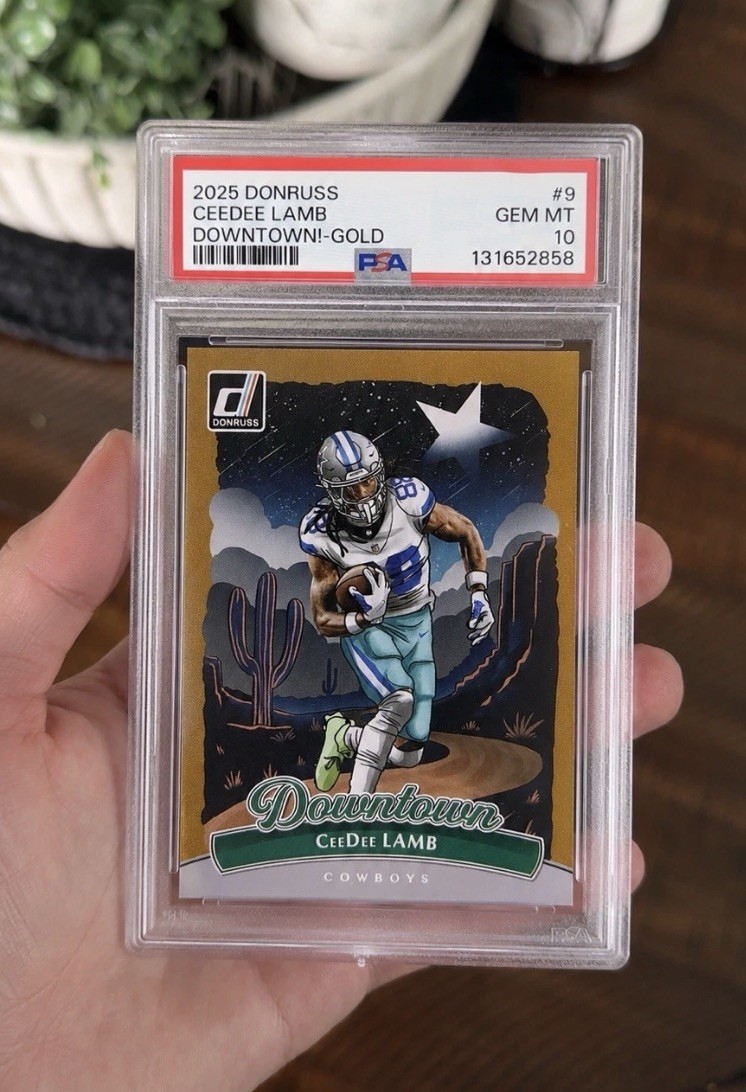NFL REPACKS… 2025 CEEDEE LAMB GOLD DOWNTOWN PSA 10 EDITION..‼️🔥