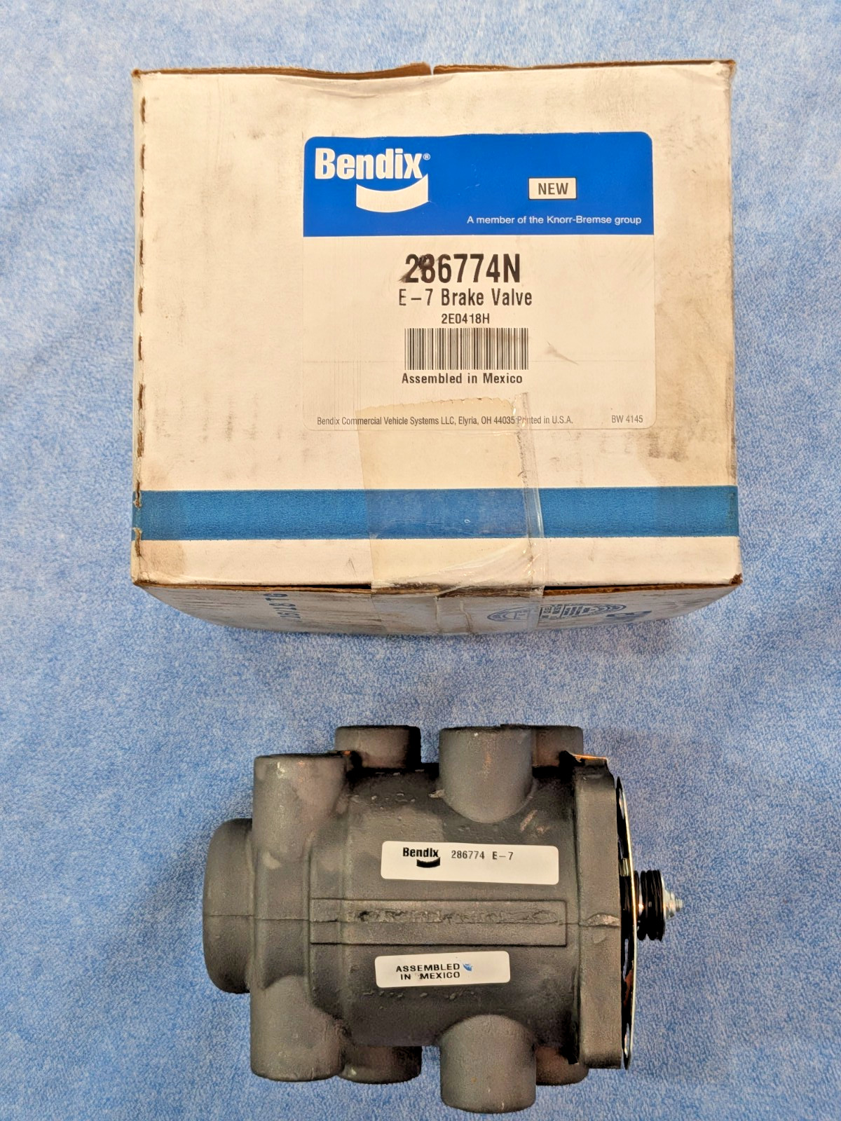 Bendix 286774N E-7 Dual Circuit Foot Brake Valve Bulkhead Mounted