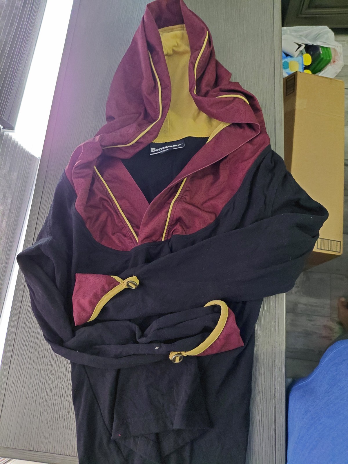 Dragon Age BioWare Women M Size hoodie jacket NWOT Rare HTF Dragon Age BioWare Women M Size hoodie jacket NWOT Rare HTF