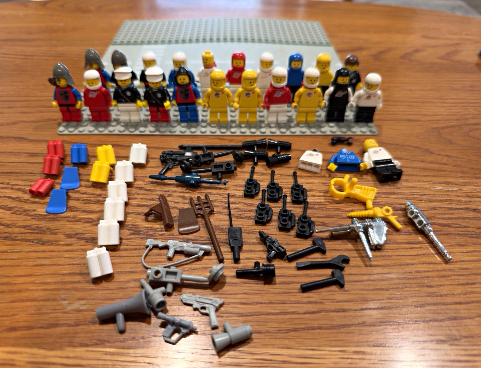 Vintage 1980s LEGO 21 Minifigures Lot Astronaut Officer Knight Accessories