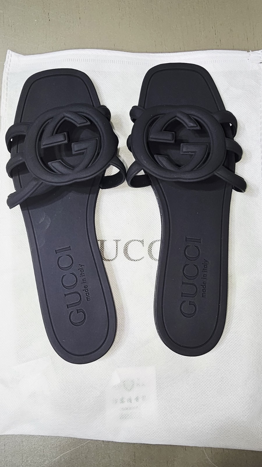 Gucci Women’s Black Rubber Slides  Size  10 (GRADE A) Brand New With Box.