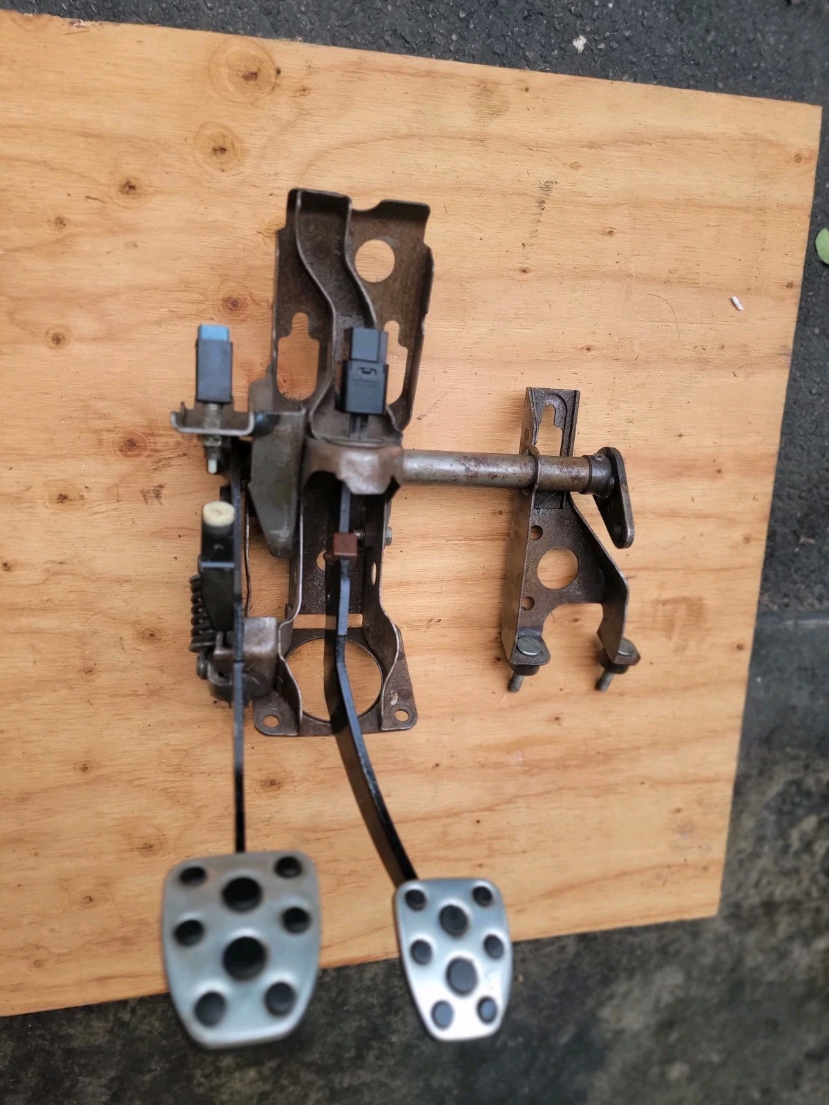 2002-2007 Subaru Impreza WRX STI Clutch Brake Pedal Assembly Pedal Box OEM 02-07