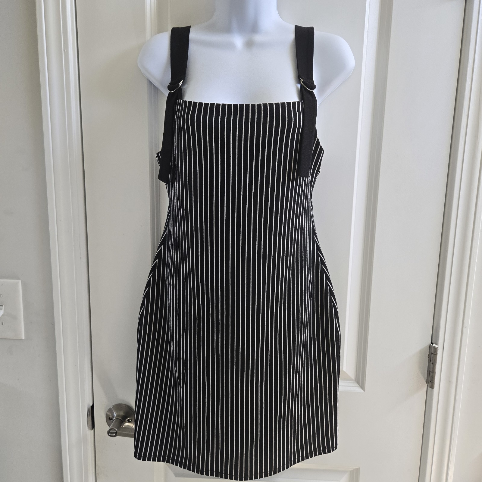 BCBGeneration dress Small Pinstripe Black And White BCBGeneration dress Small Pinstripe Black And White