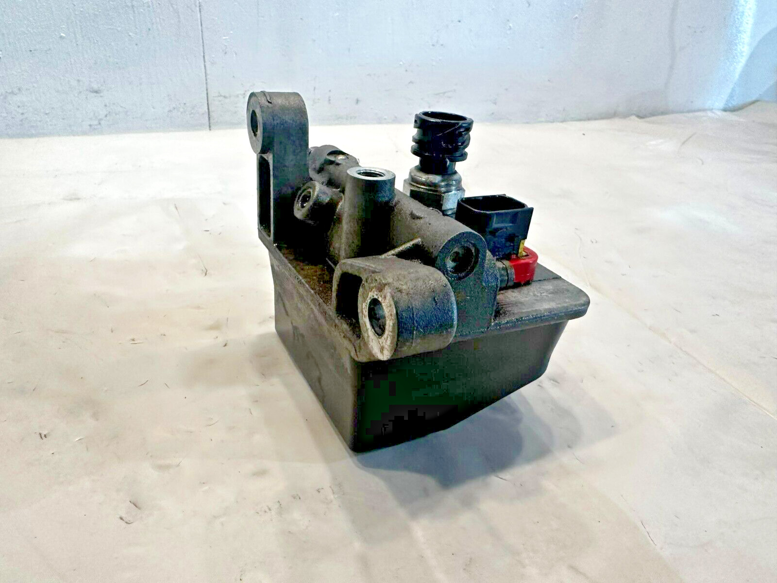 VOLVO D13 AIR PURGE VALVE FUEL DOSING MODULE 22452551, 23185531, 2462585 OEM