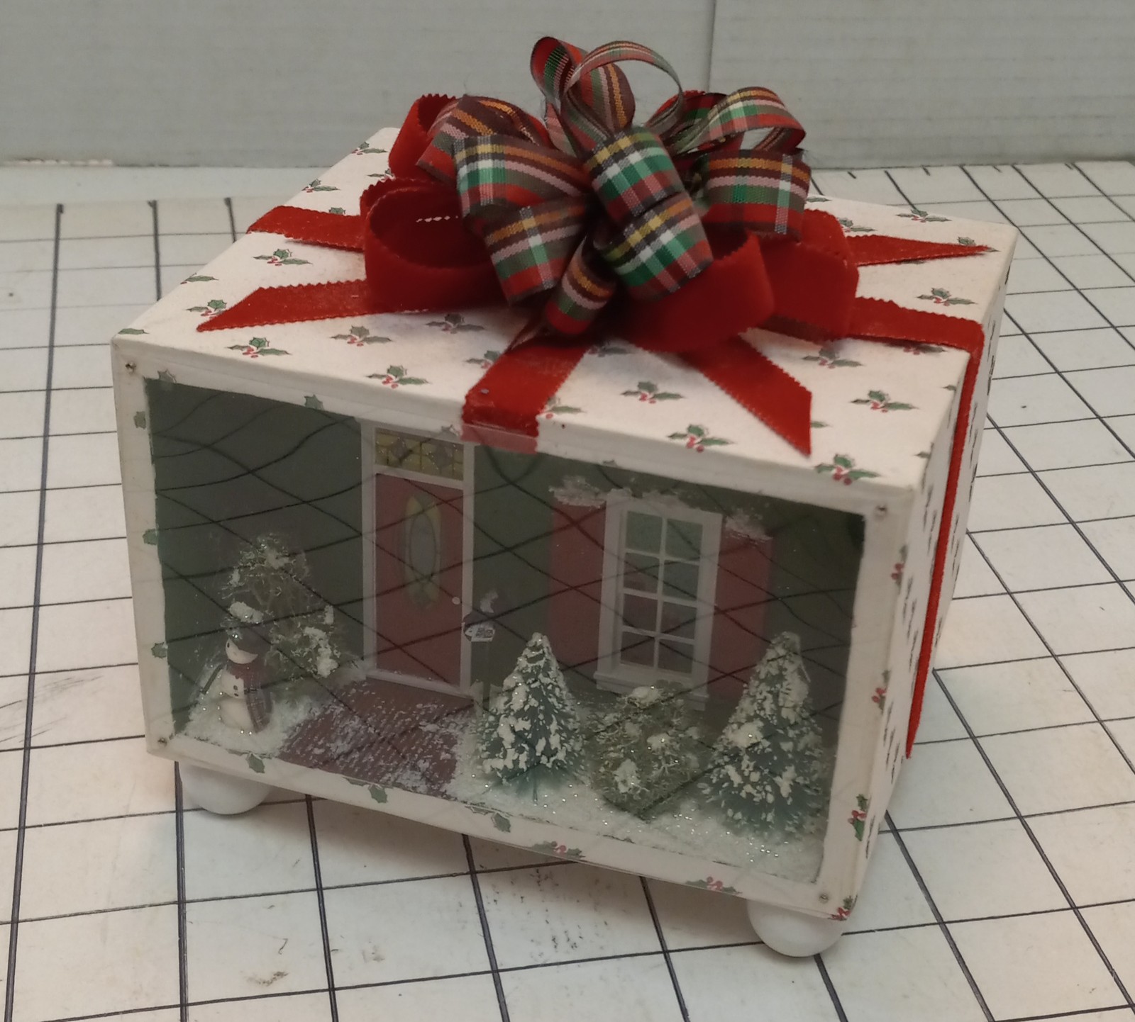 VTG OOAK 1:48 Christmas Present Home Diorama- artisan made VTG OOAK 1:48 Christmas Present Home Diorama- artisan made