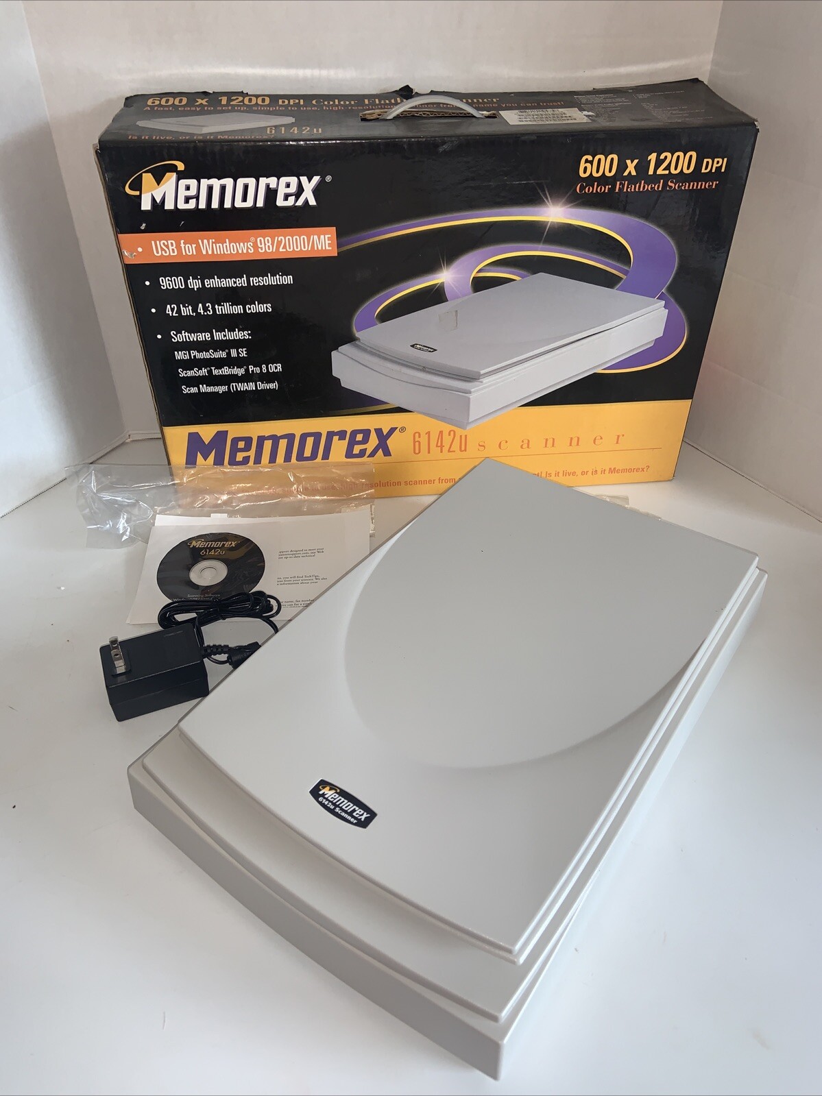 Memorex 6142U 600 x 1200 dpi 42Bit Color USB Flatbed Scanner with Power Adapter