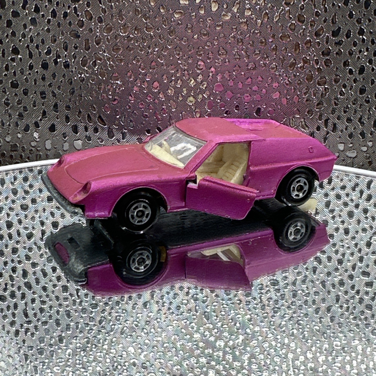 Vintage 1969 Matchbox Lesney No.5 Diecast 1/64 Hot Pink Magenta Lotus Europa NMt
