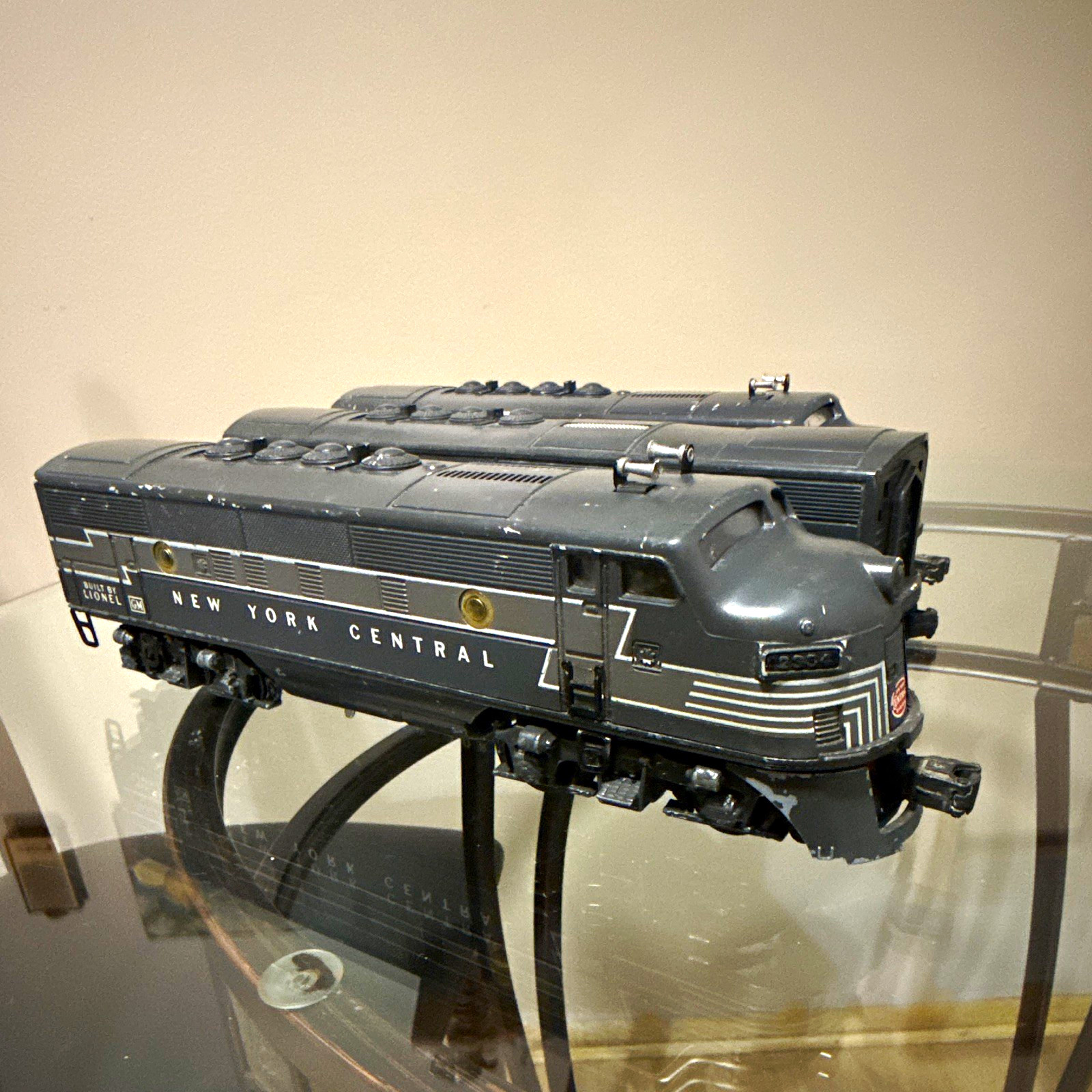 Lionel O Gauge New York Central 2354 F3 A-B-A Read Description Lionel O Gauge New York Central 2354 F3 A-B-A Read Description