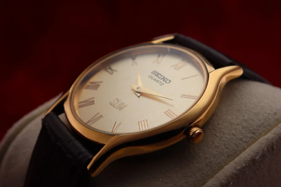RARE Vintage Seiko Slim GOLD Quartz Gentleman wrist watch