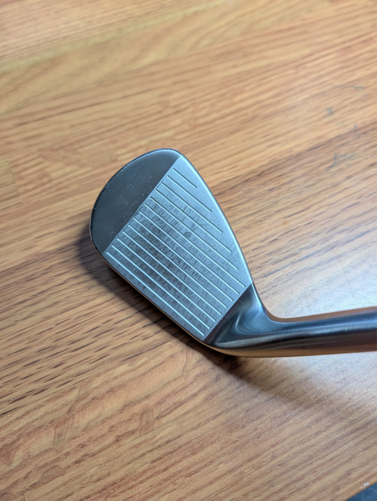 Titleist 620 MB 8 iron with Dynamic Gold S300