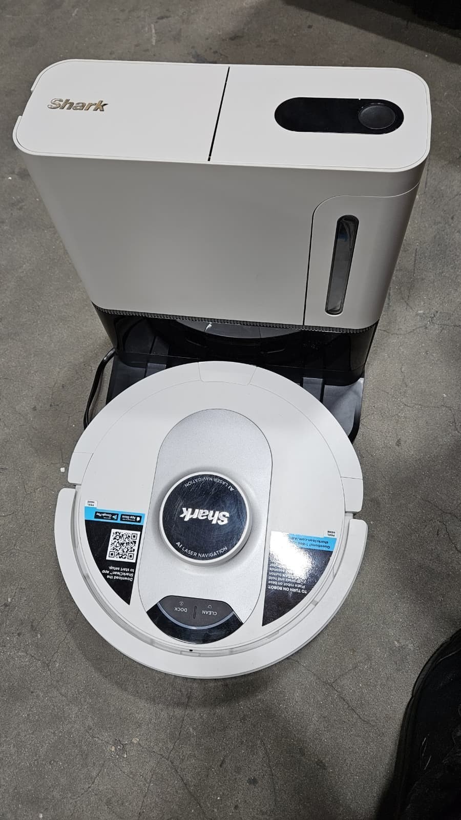 Shark AV2511AE AI Ultra Robot Vacuum Cleaner (PRE-OWNED)