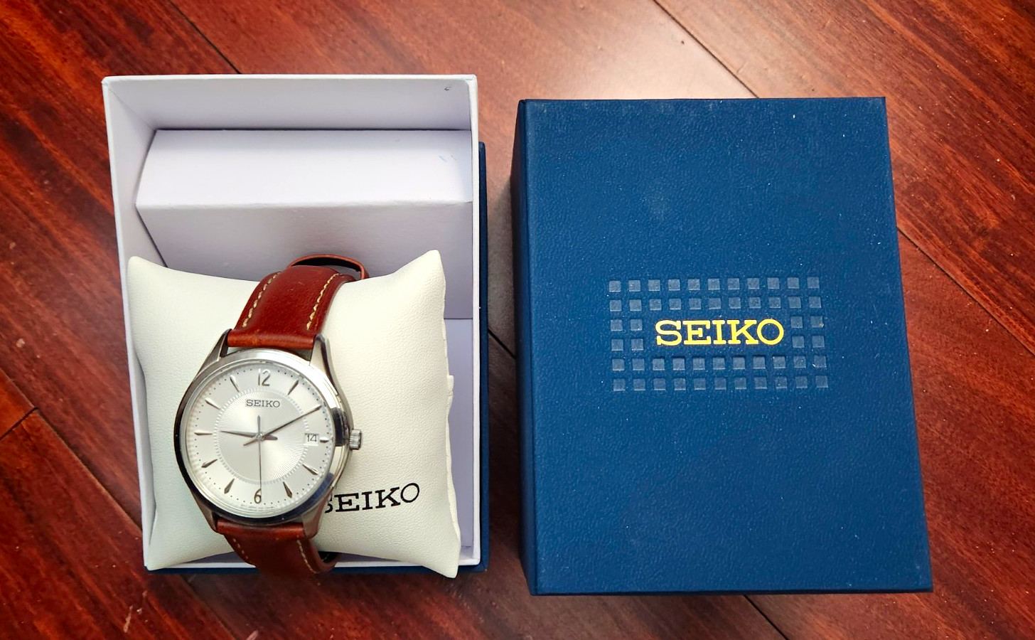 Seiko Men's Quartz Wristwatch Silver Dial SUR417