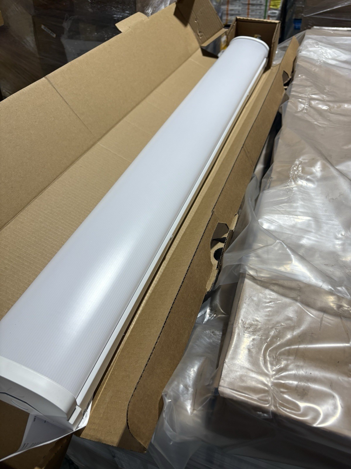Lithonia Lighting 4FT LED Wraparound Fixture Lithonia Lighting 4FT LED Wraparound Fixture