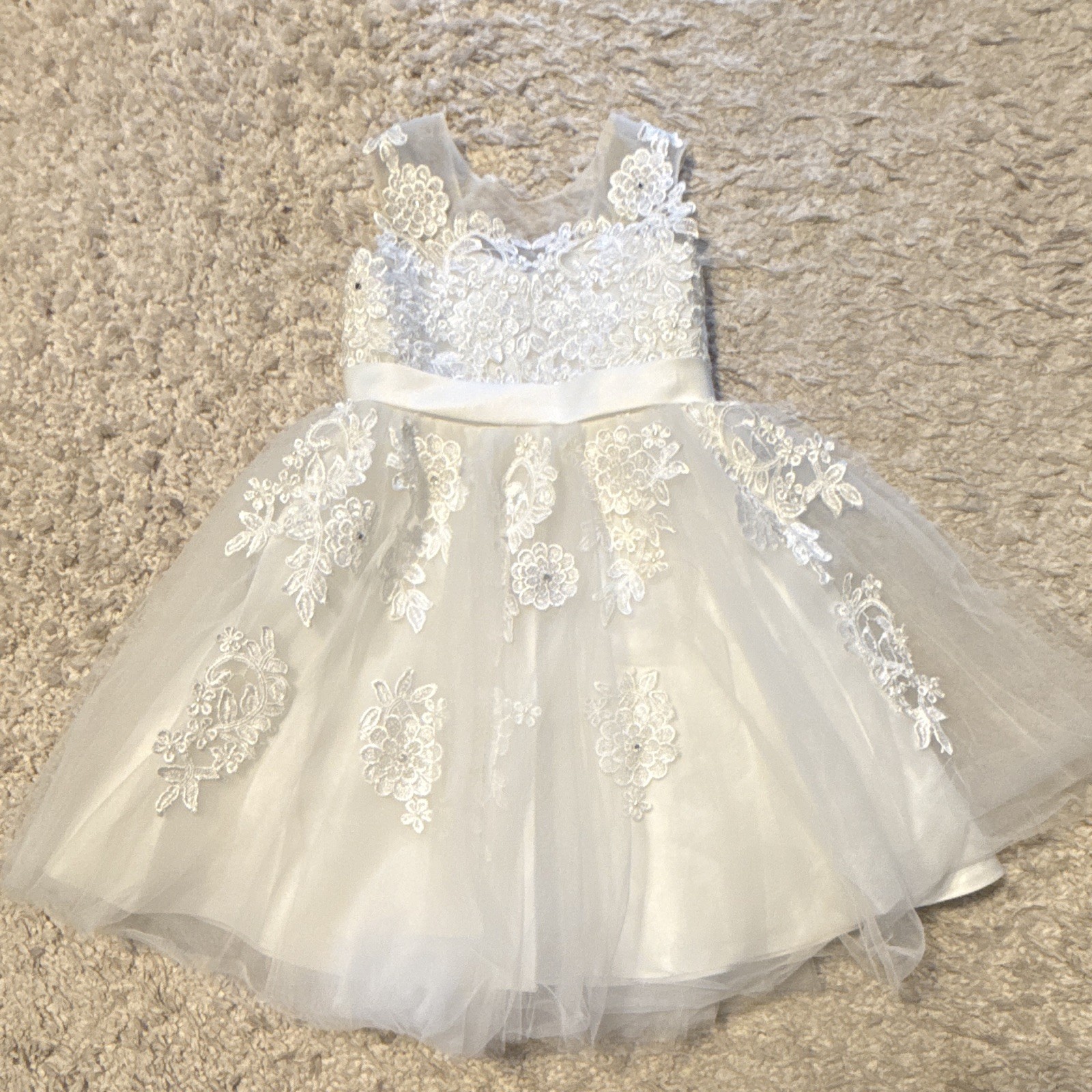 Miama Girls White Lace Dress Size 6 Formal Flower Girl Wedding Miama Girls White Lace Dress Size 6 Formal Flower Girl Wedding