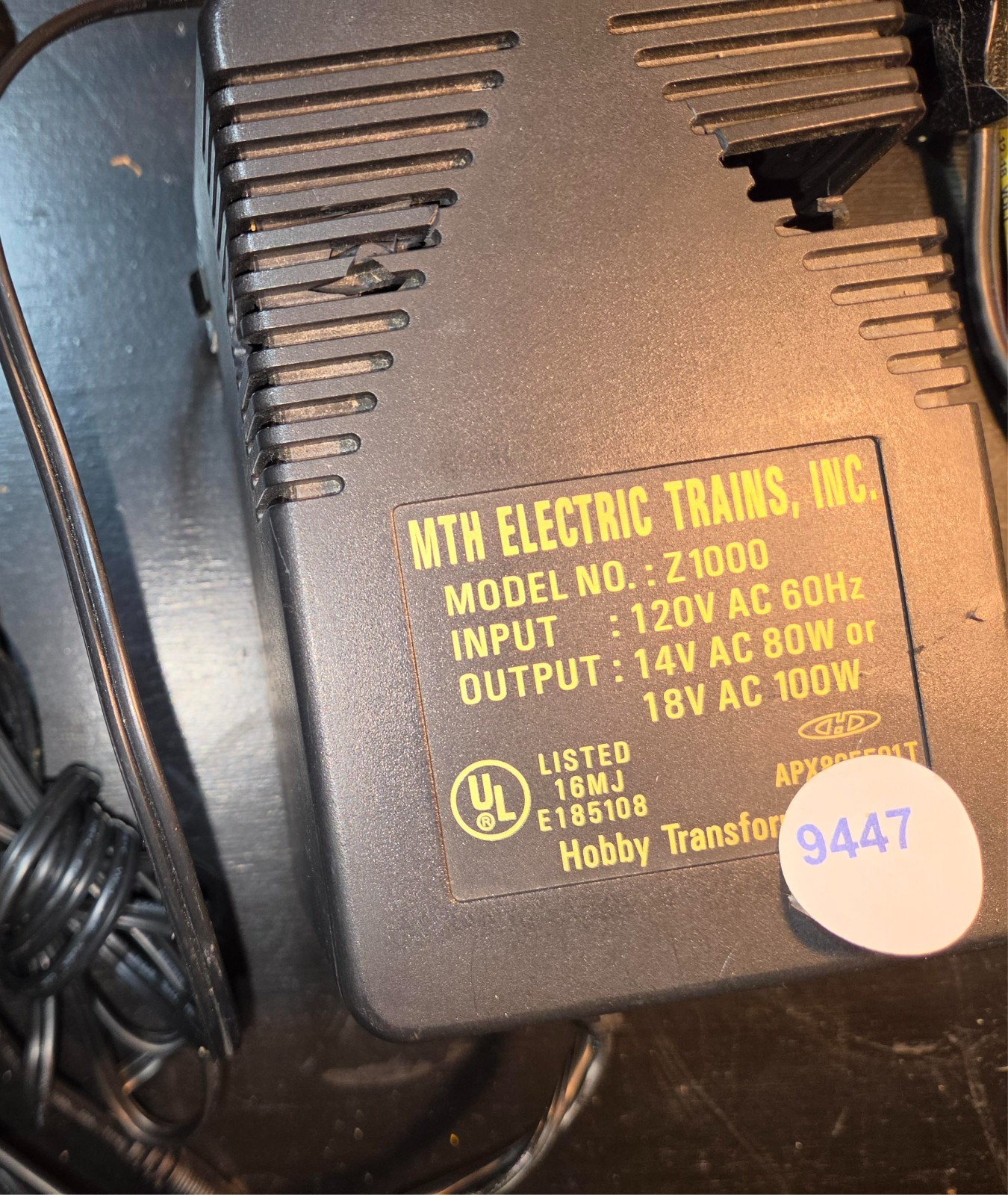 MTH RAILKING Z1000 6 AMP POWER SUPPLY, HAS A CHIPPED HOUSING, STILL TESTED GOOD
