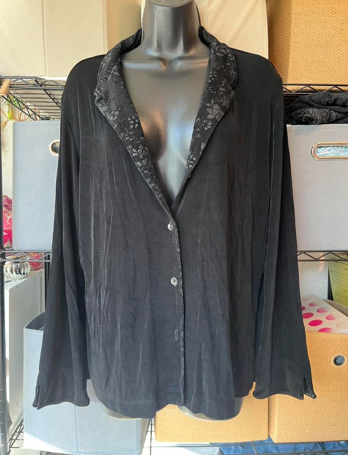 Chico\'s Travelers Cardigan Size 3 Black Glitter Collar Button Down Chico\'s Travelers Cardigan Size 3 Black Glitter Collar Button Down