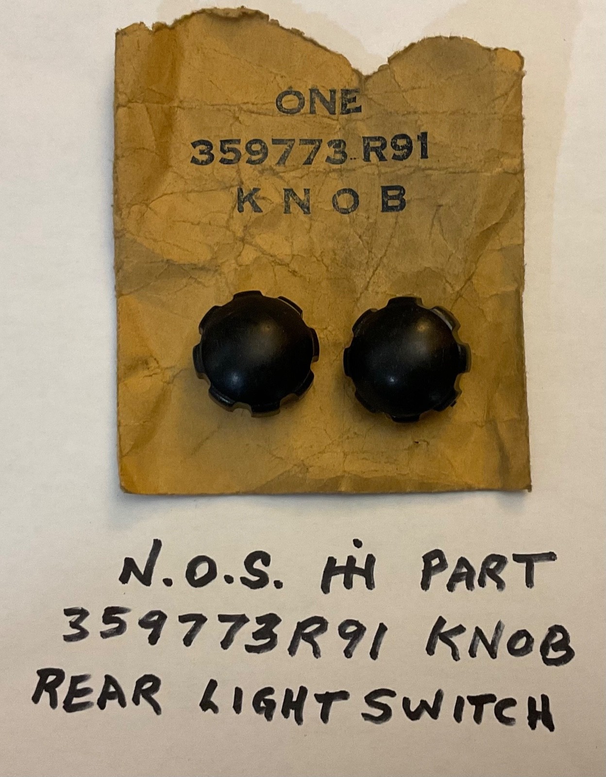 NOS IH International Farmall Part 359773R91 Knob, Rear Light Switch NOS IH International Farmall Part 359773R91 Knob, Rear Light Switch