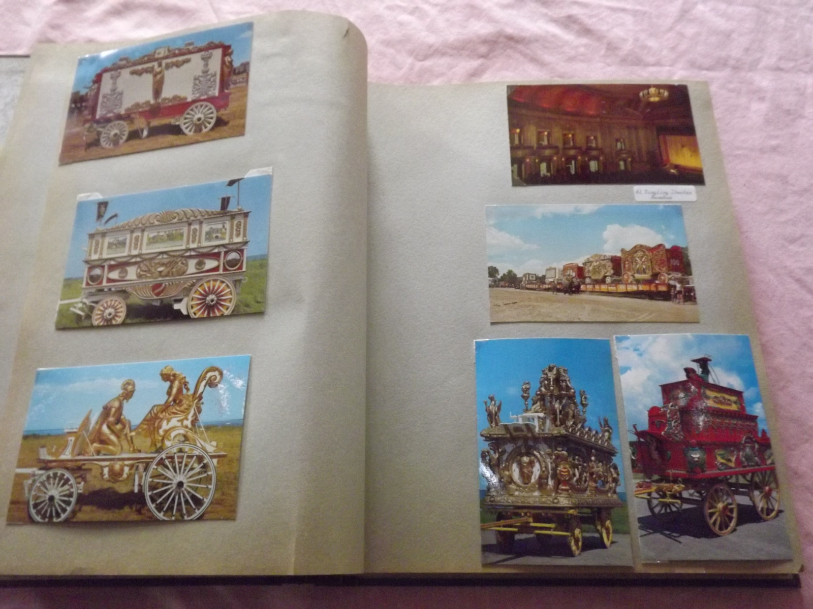 VINTAGE 1975 TRAVEL POSTCARDS ACROSS THE US TO ALASKA ALBUM
