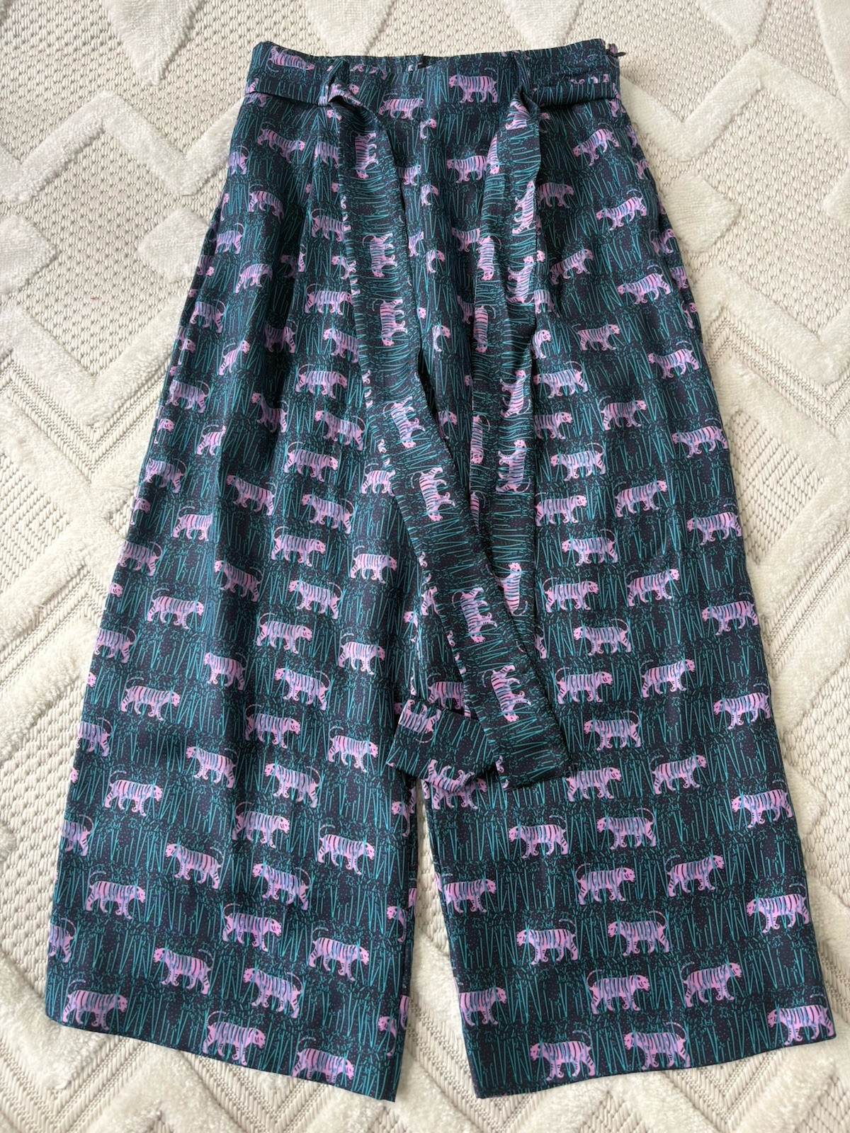 J.CREW WIDE LEG JUNGLE COLLECTION 100% Silk Navy Blue and Pink Pants Size 8