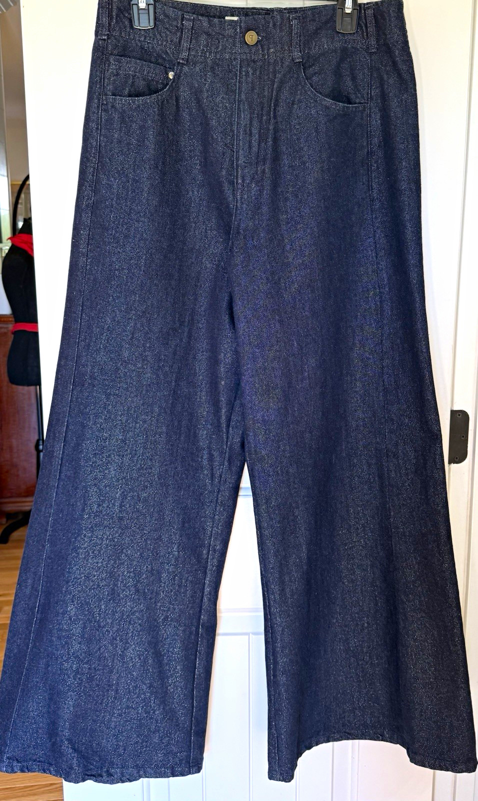 Anthropologie Pilcro “The Adi Sparkle Pull-On Mid-Rise Flare Jeans” Sz 30 Anthropologie Pilcro “The Adi Sparkle Pull-On Mid-Rise Flare Jeans” Sz 30