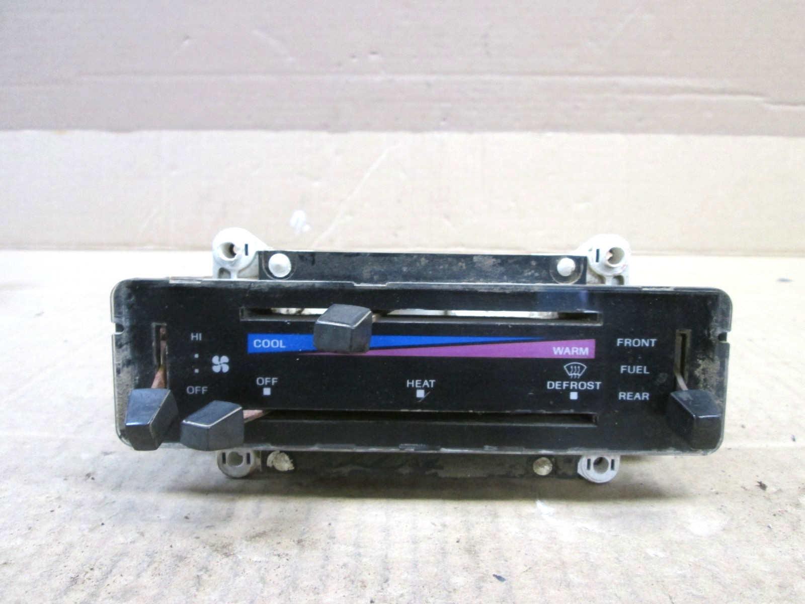 84 85 86 Ford F150 F250 Temperature Climate Control A/C Heat Dash 1984-1986 84 85 86 Ford F150 F250 Temperature Climate Control A/C Heat Dash 1984-1986
