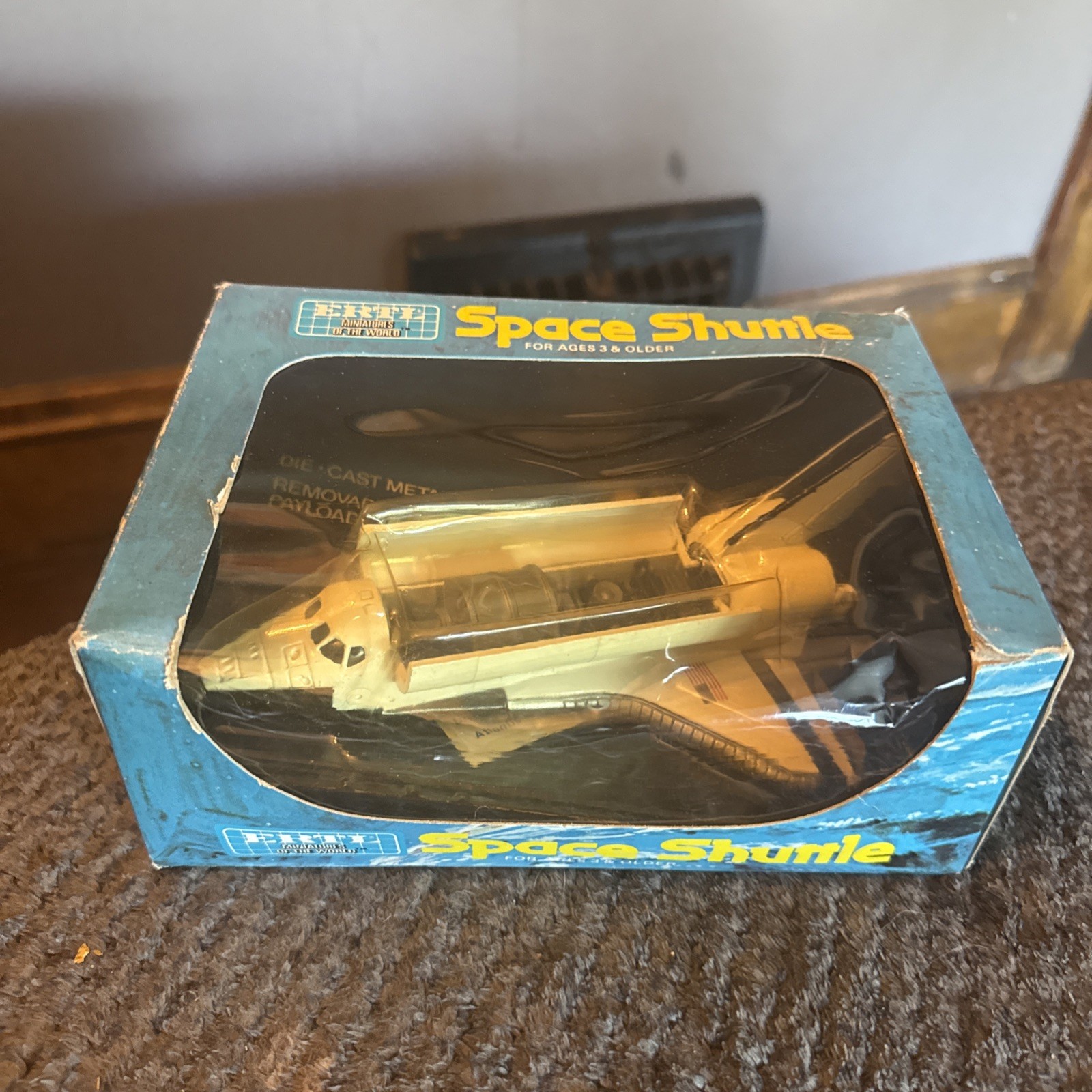 Vintage Enterprise Space Shuttle ERTL Die Cast Replica 1 : 196 Scale