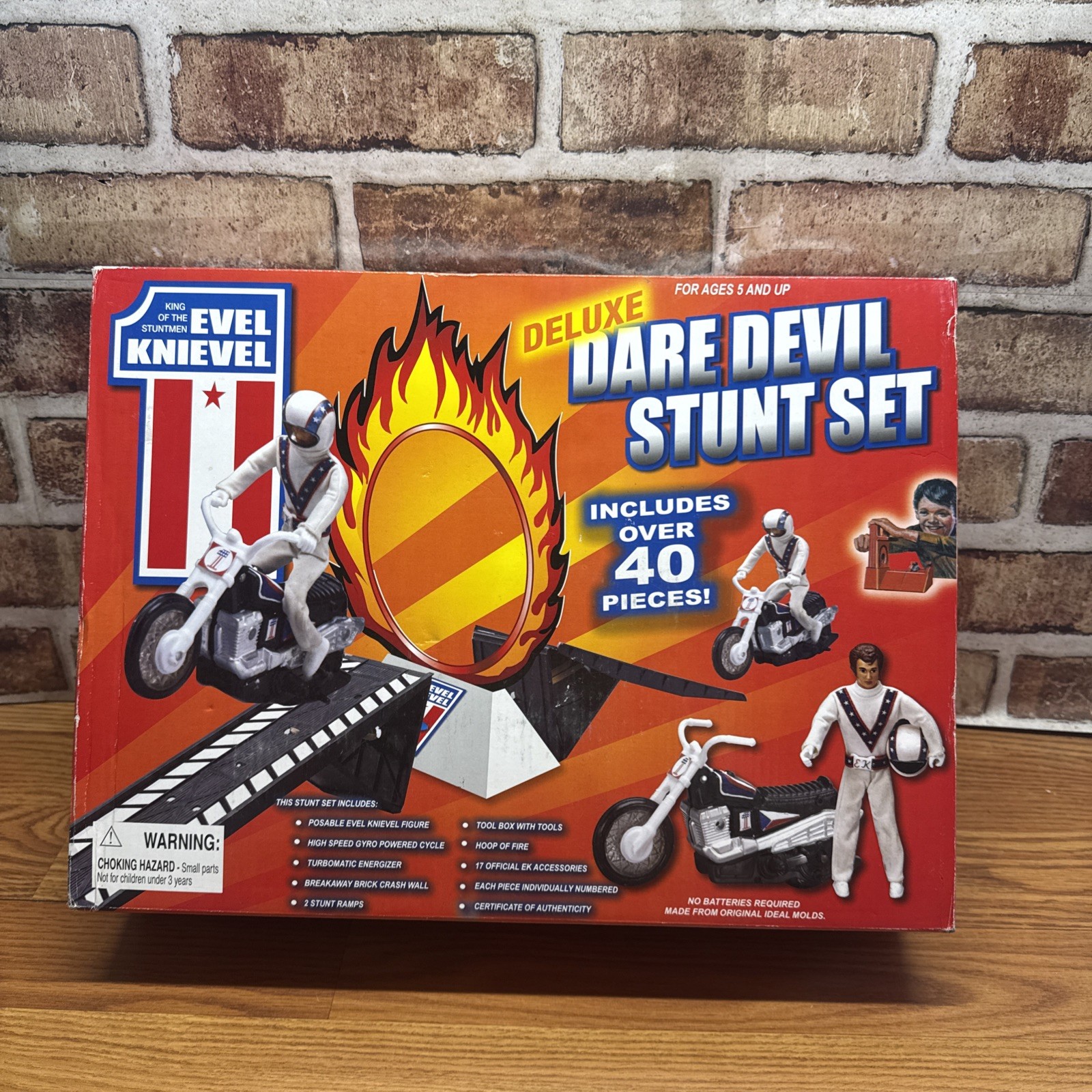 EVEL KNIEVEL DELUXE Dare Devil Stunt Set IDEAL TOYS 2006 New W/open Box