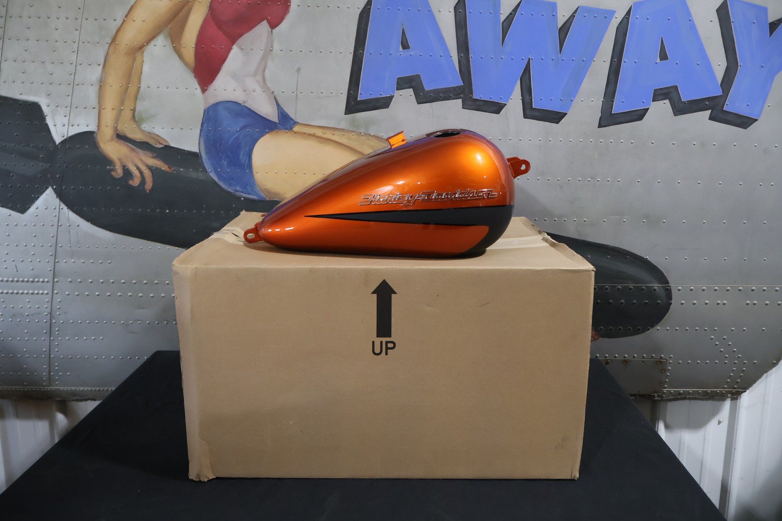 61000618ELF NEW OEM 2018-2025 HARLEY-DAVIDSON SOFTAIL SCORCHED ORANGE GAS TANK