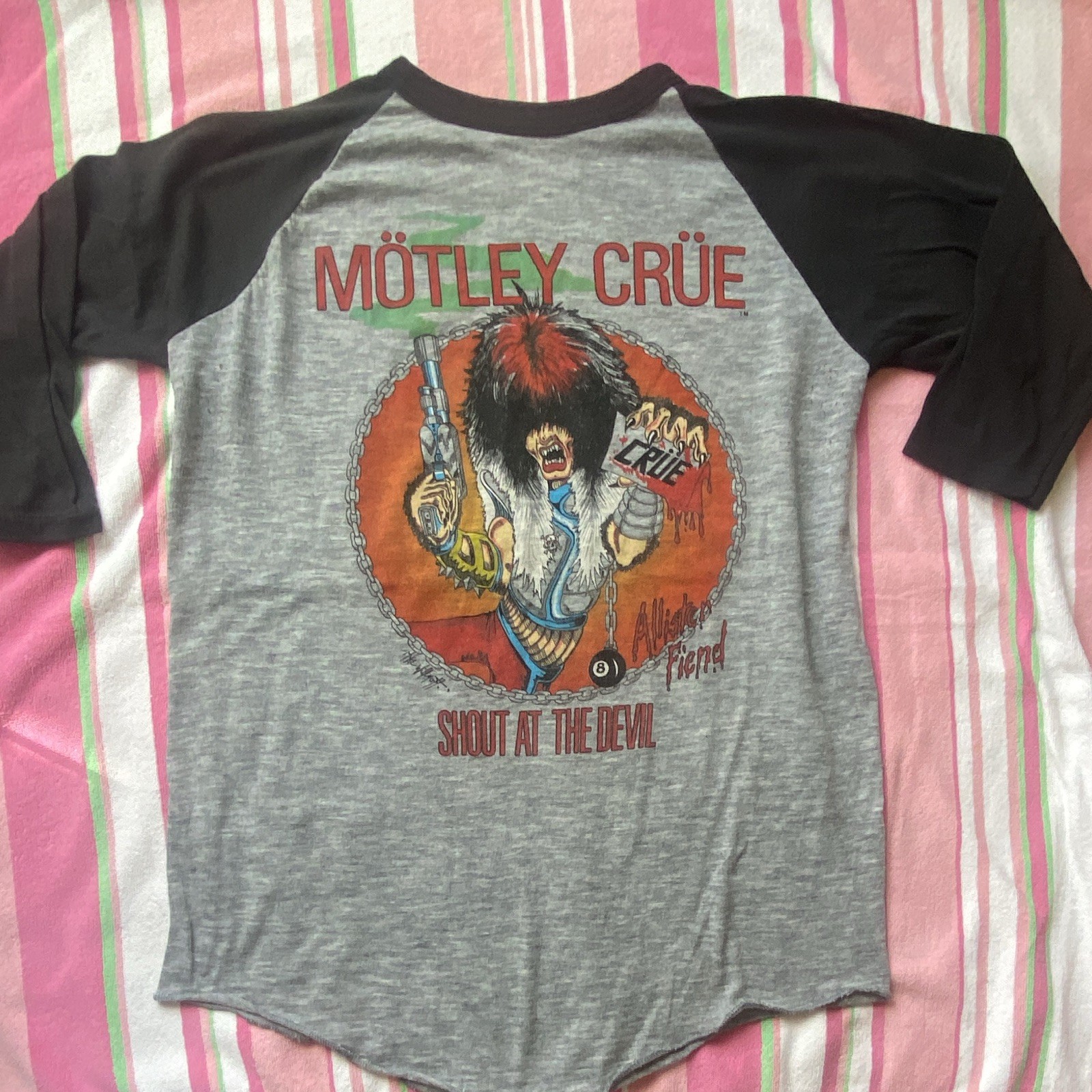 Vintage Mötley Crüe Shout at the Devil Tour 1983-84 Gray/Black Raglan T-Shirt