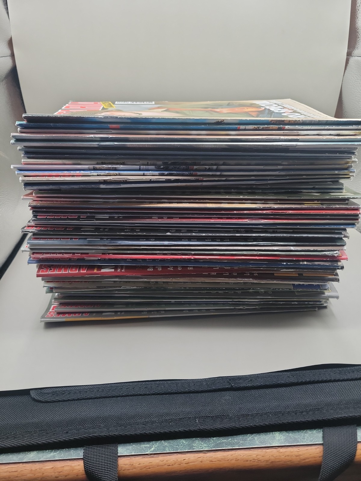 Lot Of 50 VTG 2002-2006 Armes Militaria French. Issues #200-250