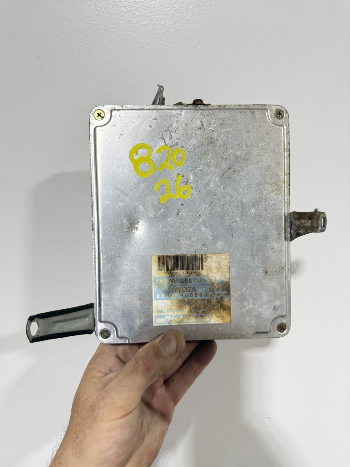 91-92 Toyota Land Cruiser Engine Computer Module Unit ECU ECM 89661-60090 OEM