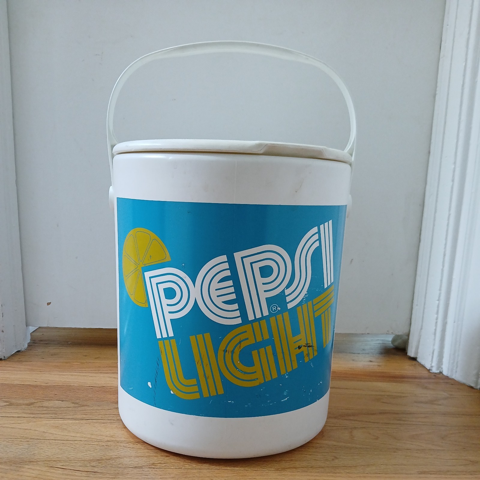 Vintage 1976 Pepsi Light Beach/Barbecue Cooler 14\