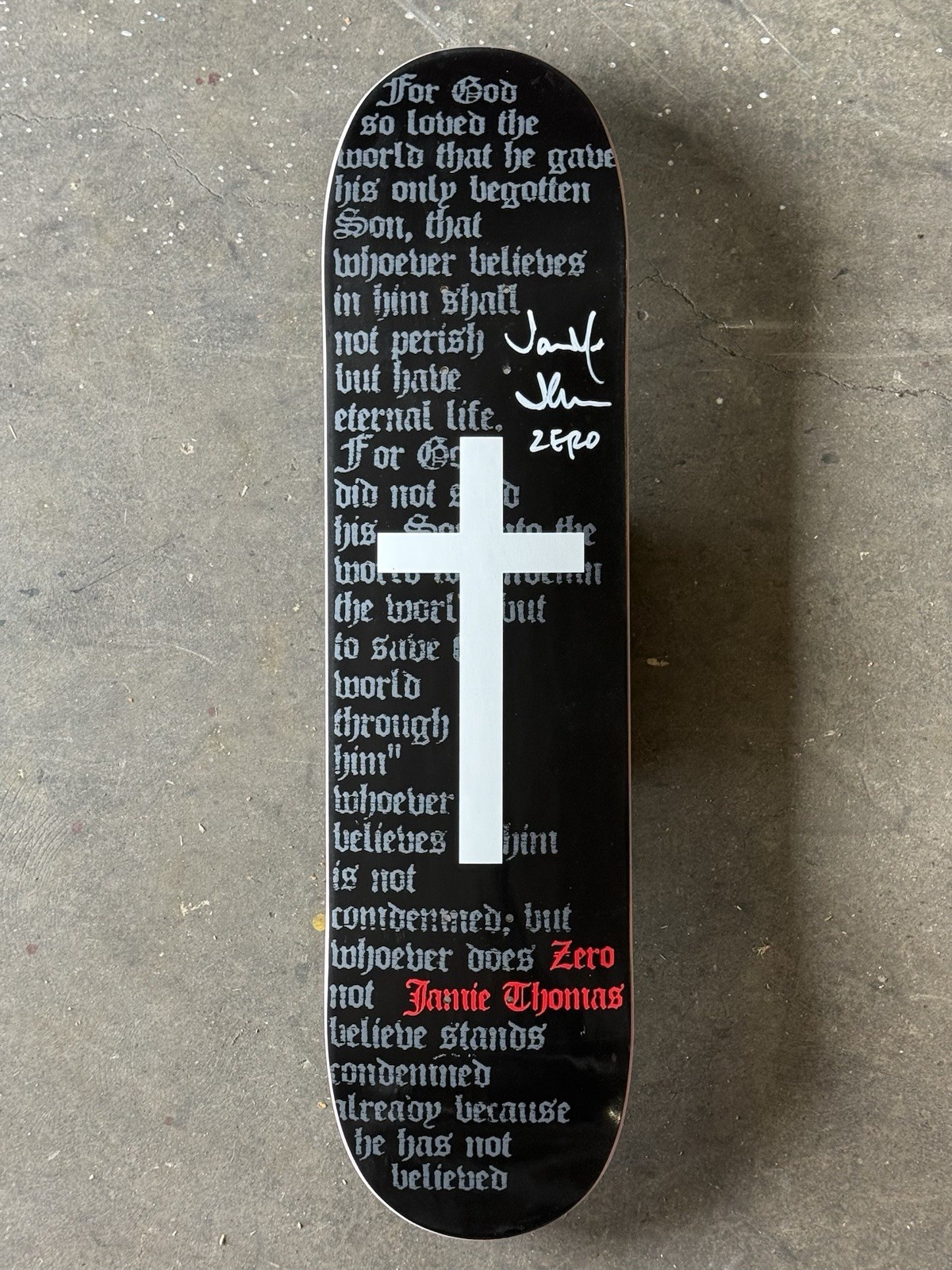 Zero ‘Cross\' Deck Signed by Jamie Thomas