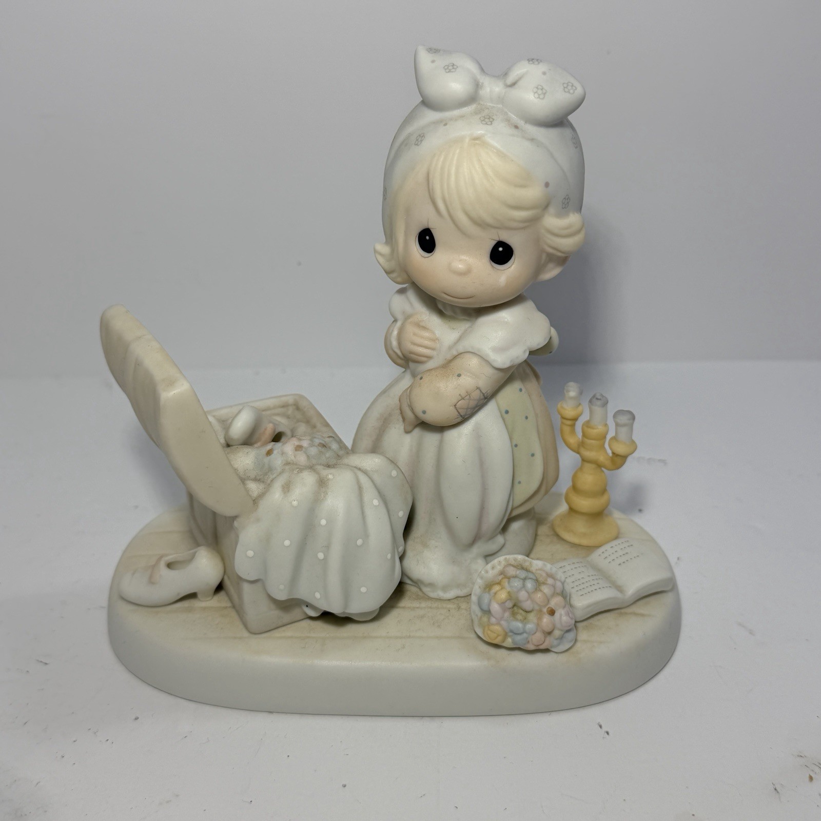 Precious Moments 1983 Figurine - “Precious Memories\ Precious Moments 1983 Figurine - “Precious Memories\