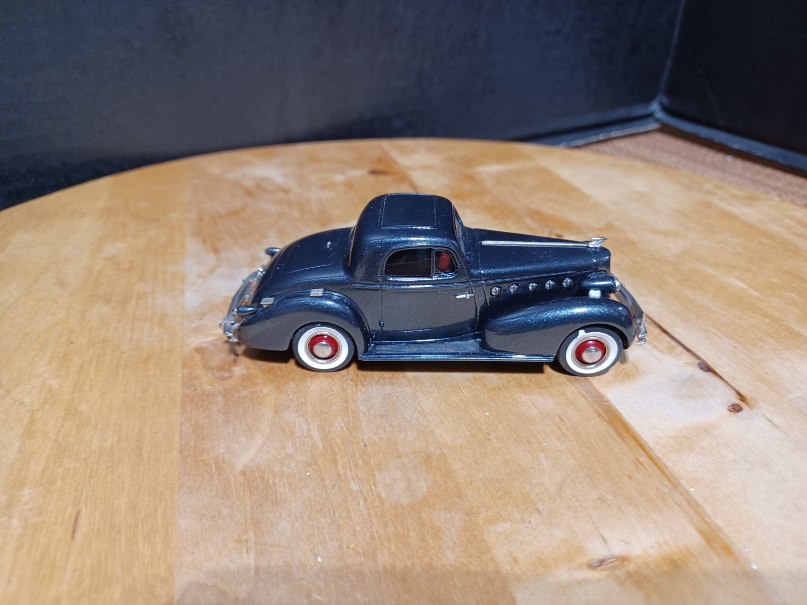 Brooklin Models 1934 La SALLE 2/4 Passenger Coupe Diecast Model Car 1:43 