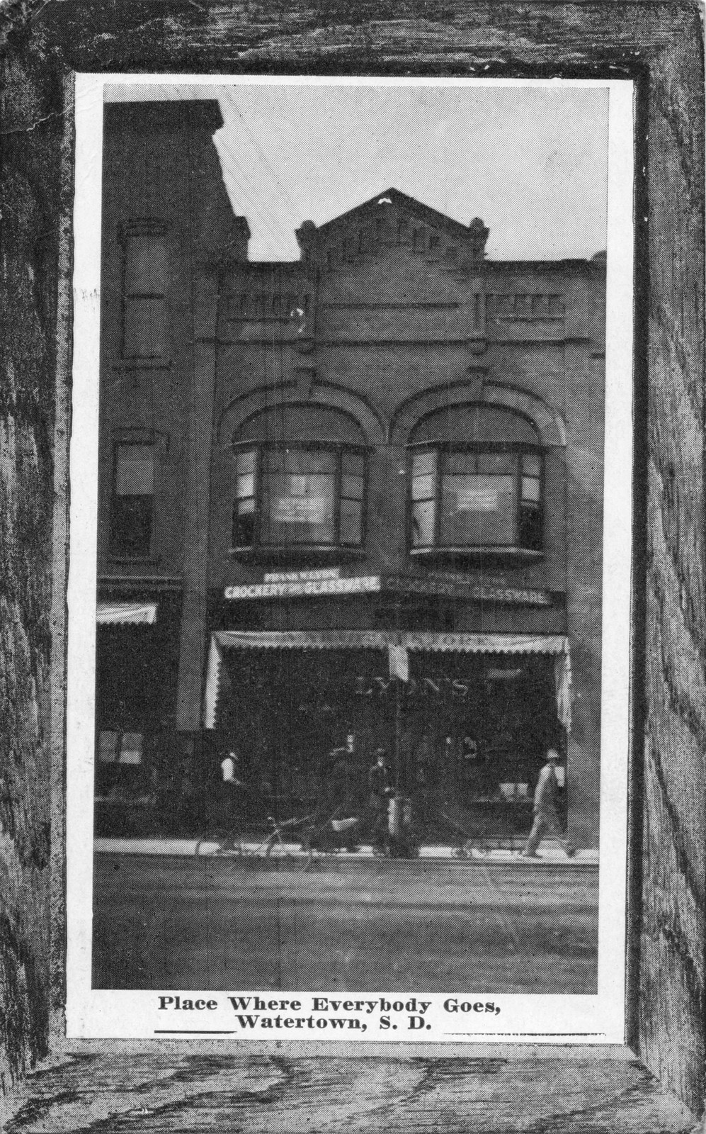 Watertown South Dakota DOWNTOWN STORES Founded in 1879, on the Big Sioux River
