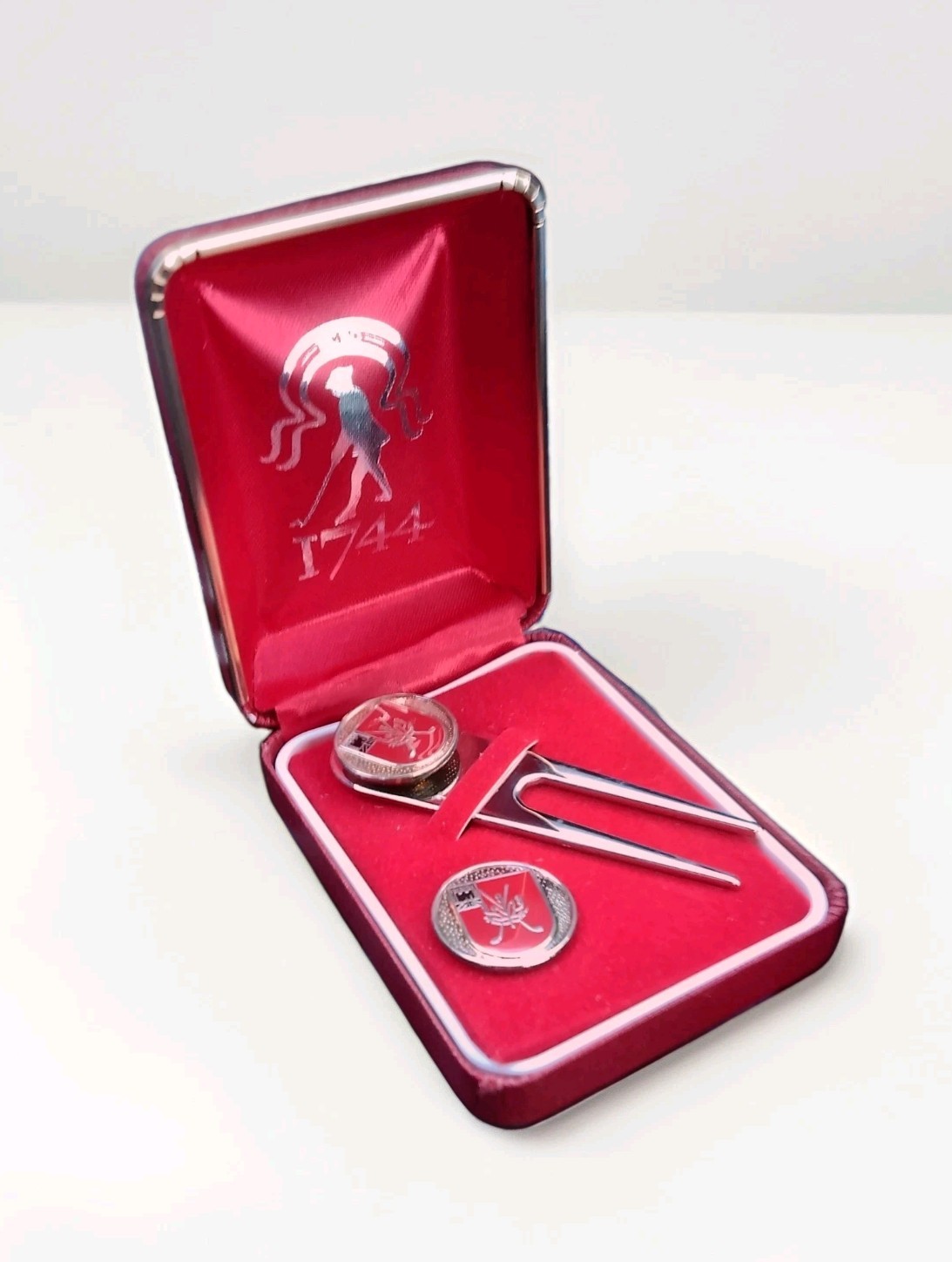 Vintage HCEG 1744 GOLF Divot Tool Red/Gold Satin Case Edinburgh Award Muirfield