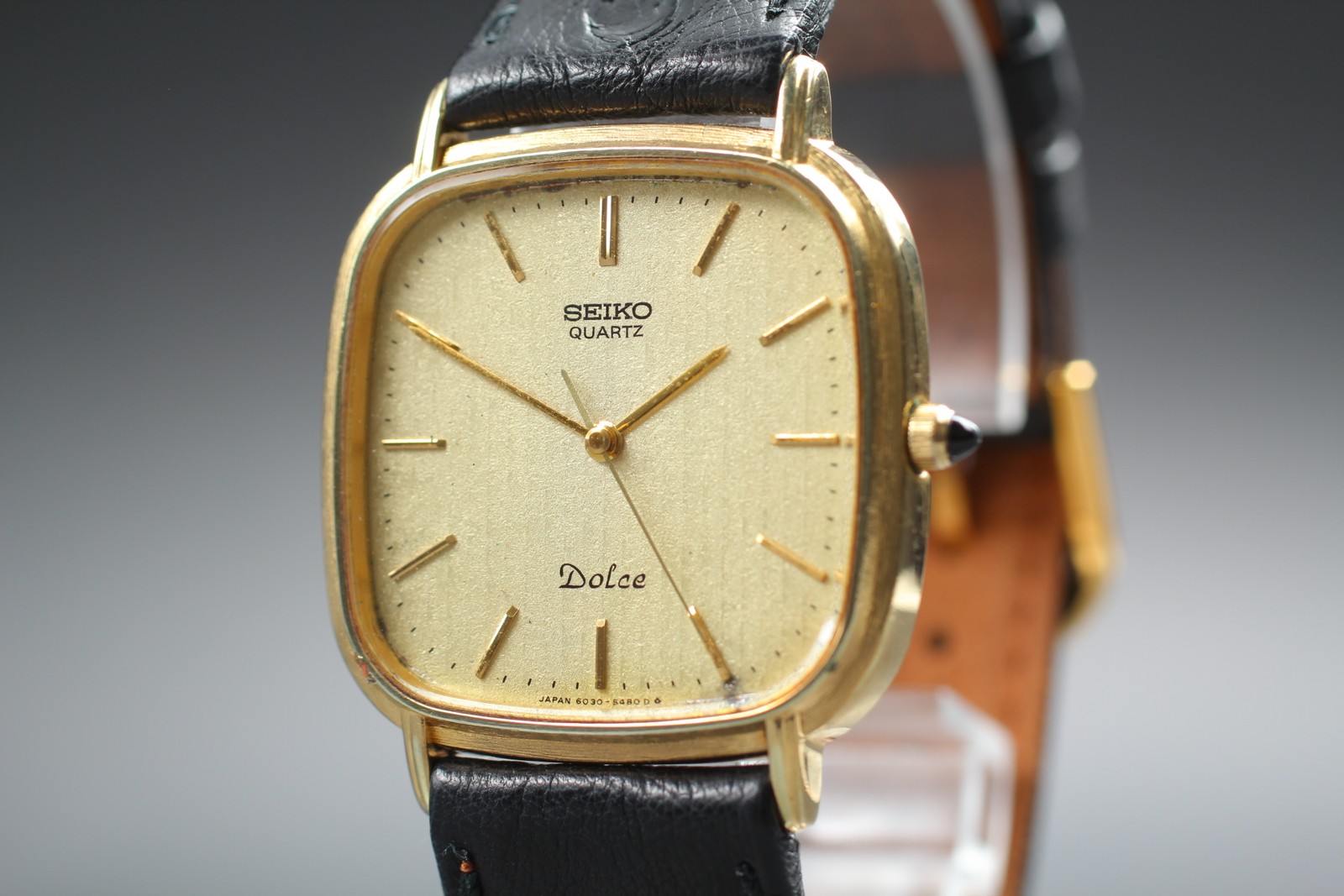Vintage 1982 [Exc+4] SEIKO Dolce 6030-5420 Gold dial 29mm QZ Men's Watch JPN