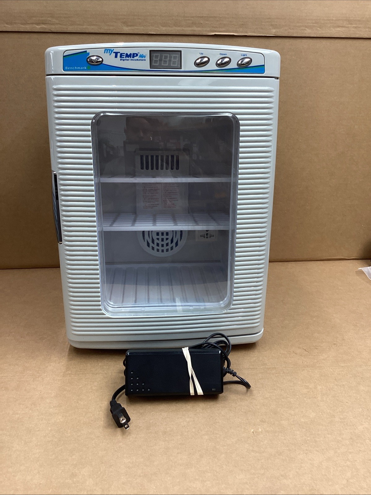 BENCHMARK MY TEMP MINI DIGITAL INCUBATOR H2200-H