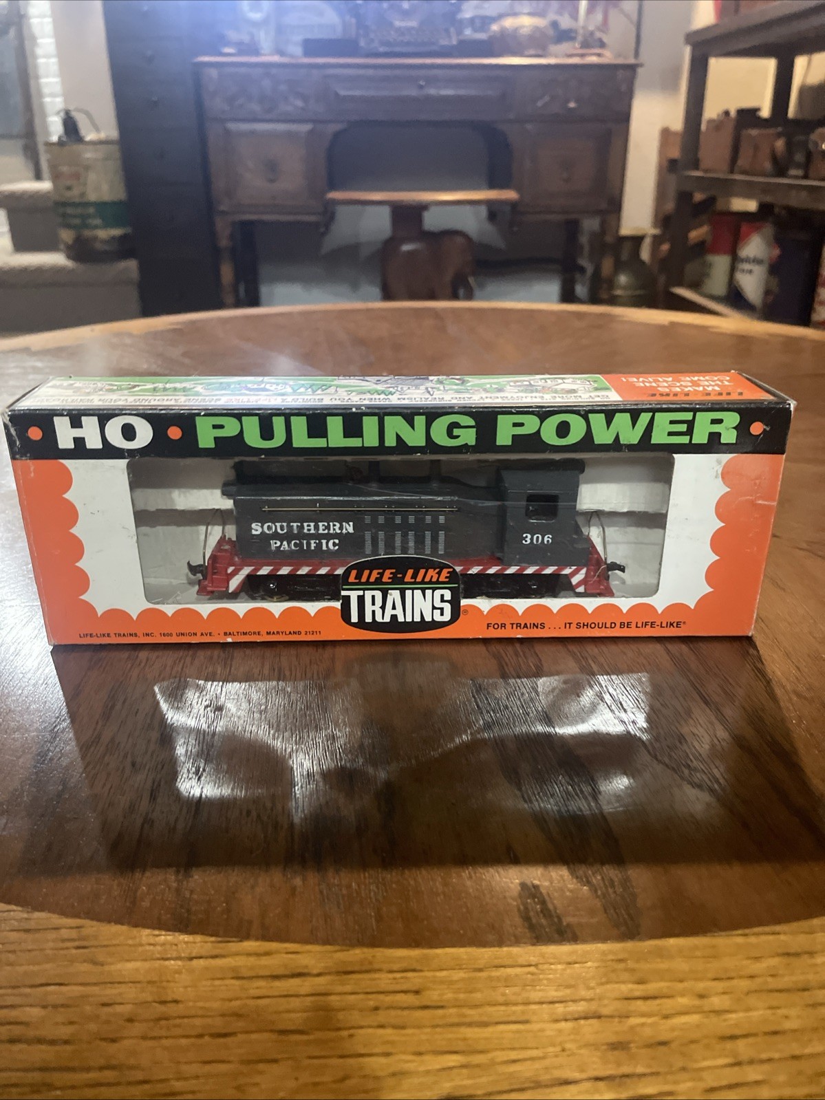 Life-Like Trains HO Scale Southern Pacific Diesel Switcher