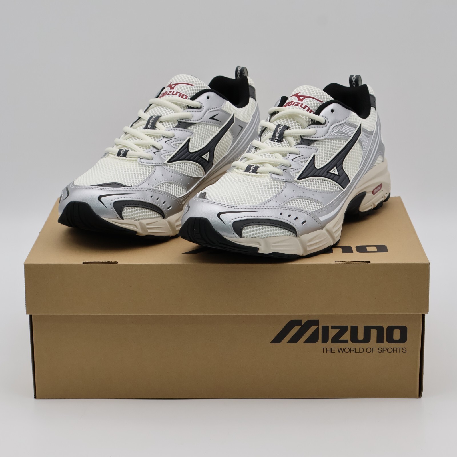 D1GA245101 Mizuno MXR OG White Black Silver (Men\'s)