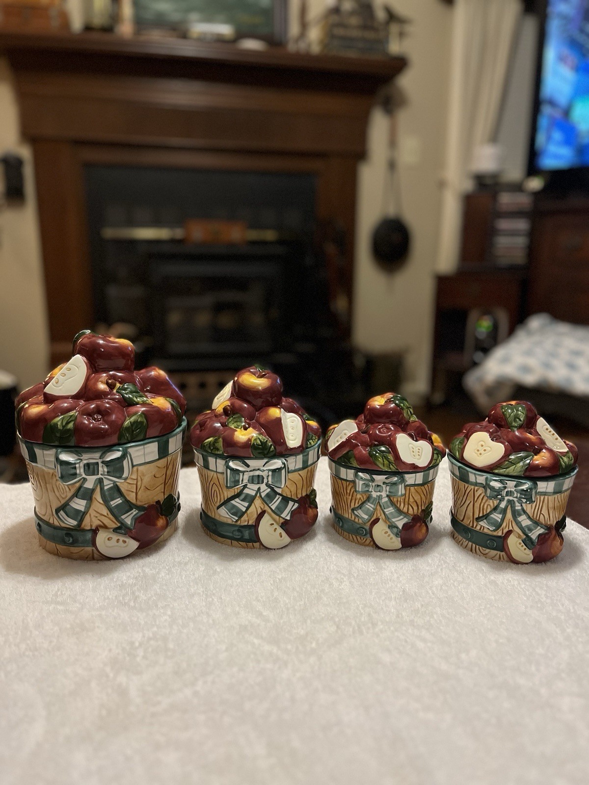 Vintage Young’s 1997 Apple Canister Jar Set Kitchen Storage Containers Vintage Young’s 1997 Apple Canister Jar Set Kitchen Storage Containers