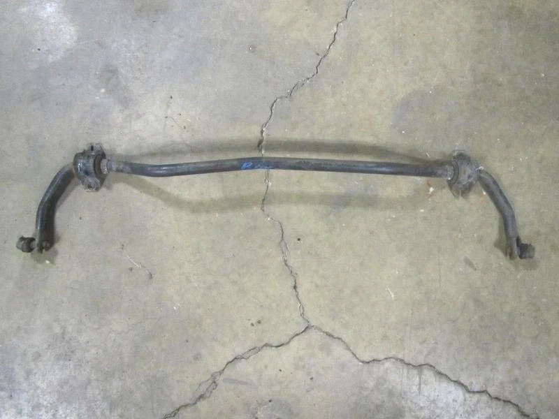 2004-2015 Nissan Armada Infiniti QX56 5.6L Rear Stabilizer Sway Bar OEM