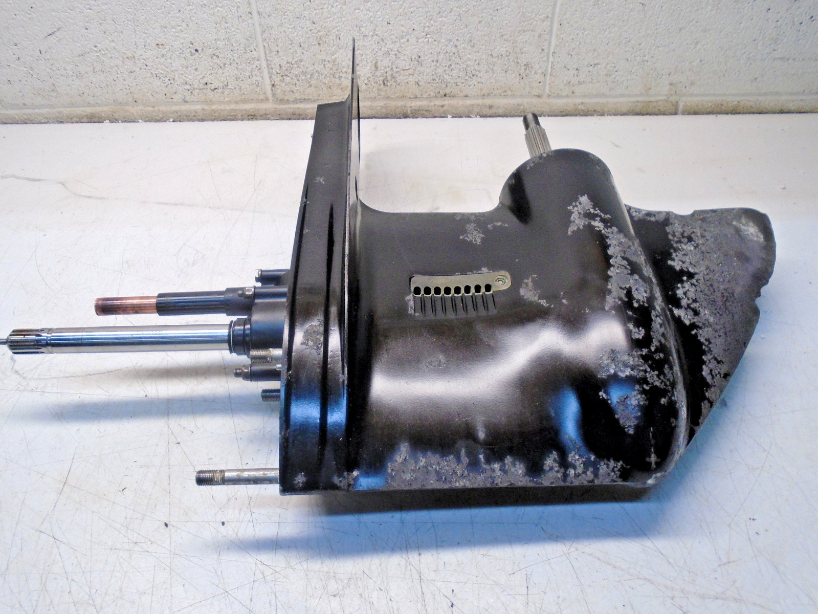 H Mercruiser Pre Alpha Stern Drive Lower Unit Gearcase works w/Gen 1 H Mercruiser Pre Alpha Stern Drive Lower Unit Gearcase works w/Gen 1