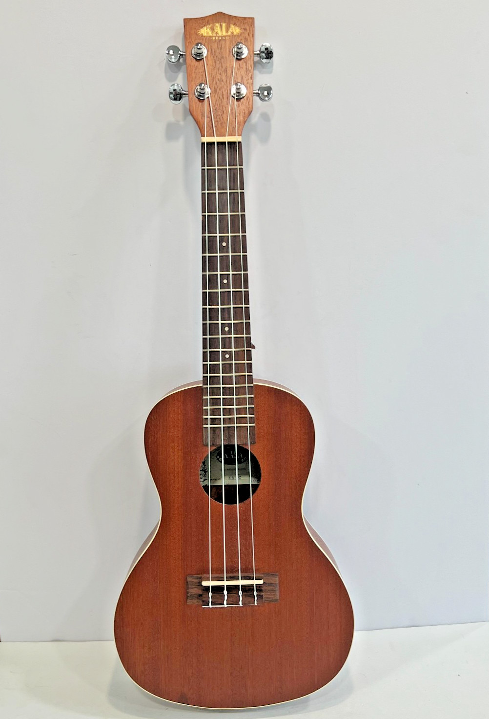 Kala KA-C  Concert Ukulele – Mahogany – backpack bag